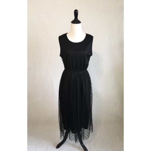 Metro Wear Dresses & Skirts - Metro Wear Polka Dot Tulle Midi Dress / Size S